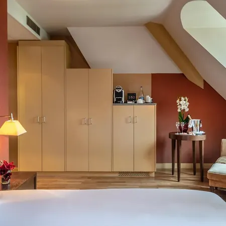 Résidence Parc Des Eaux Vives Hotel 4*