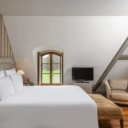 Parc Des Eaux Vives Hotel 4*