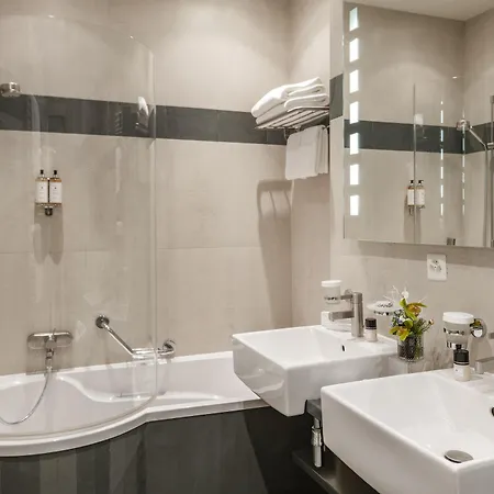 Hotel Parc Des Eaux Vives 4*