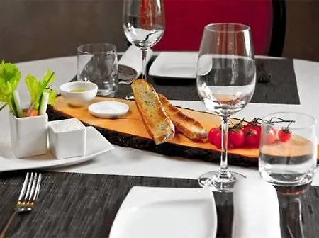 Parc Des Eaux Vives Hotel