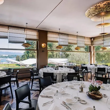 Parc Des Eaux Vives 4* Geneva