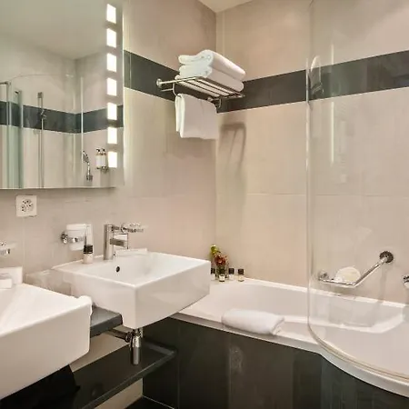 Hotel Parc Des Eaux Vives 4*